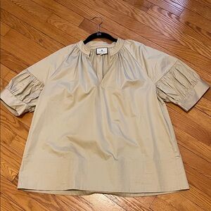 Tuckernuck woman’s  Tan Short Sleeve Shirt. Size Extra Large.  Cute detailing.
